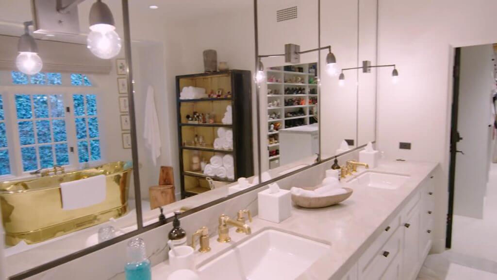 Kendall Jenner Home - Bathroom