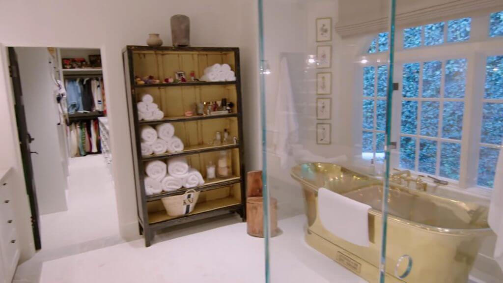 Kendall Jenner Home - Bathroom